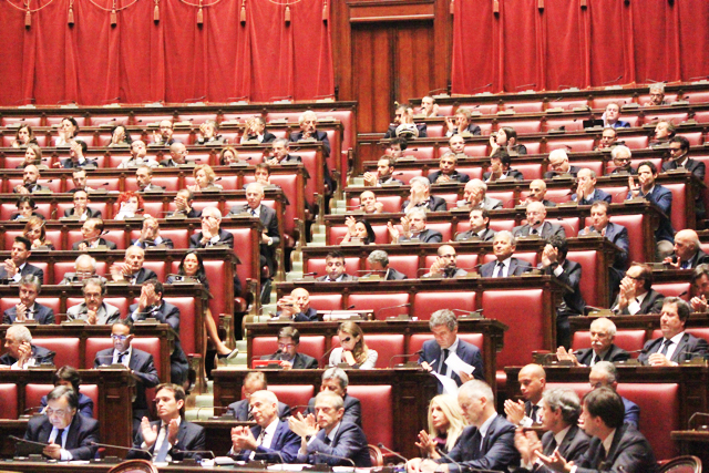 Boldrini scrive ai sindaci: “Collaboriamo in maniera permanente sui passaggi più delicati della vita politica”