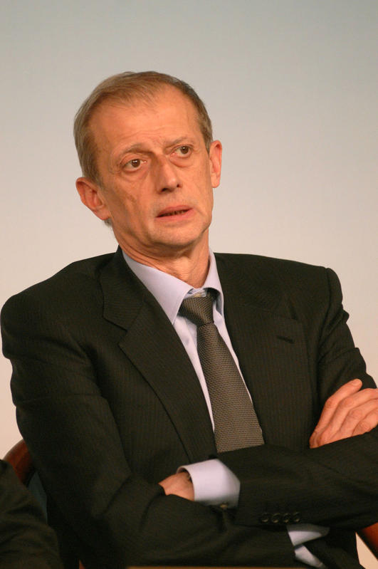 Fassino ad Anci Rivista: “Chiediamo chiarezza sui tributi locali, revisione del Patto, recupero autonomia. Va ricostruito il rapporto Stato-Comuni”