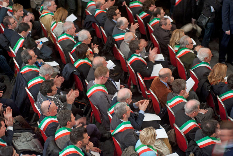 I sindaci: “Letta ci incontri, le finanze dei Comuni sono al collasso”
