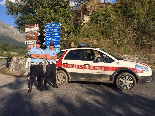 Polizia municipale Prato: “Ad Amatrice ad aiutare per ogni necessità, anche con parole conforto”