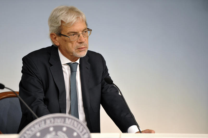 De Vincenti: “Facciamo le riforme insieme all’Anci, partendo da dialogo e autonomia per i Comuni”