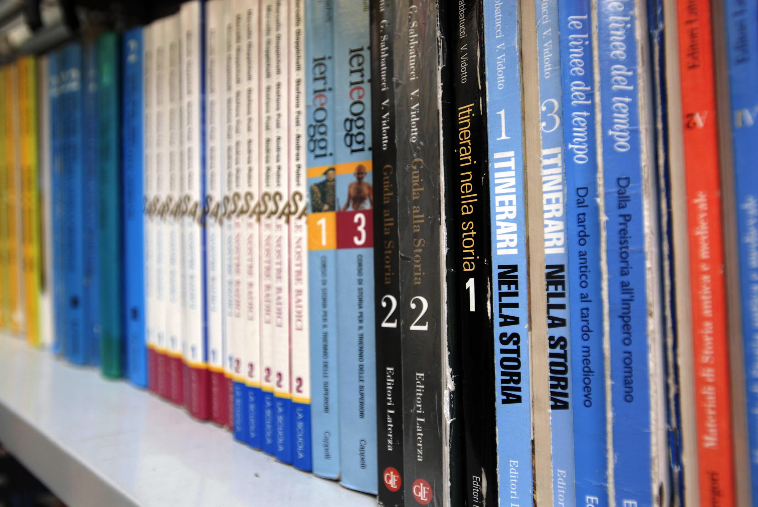 Scuola, Il decreto sui prezzi di copertina dei libri di testo della primaria per l’anno 2025/2026