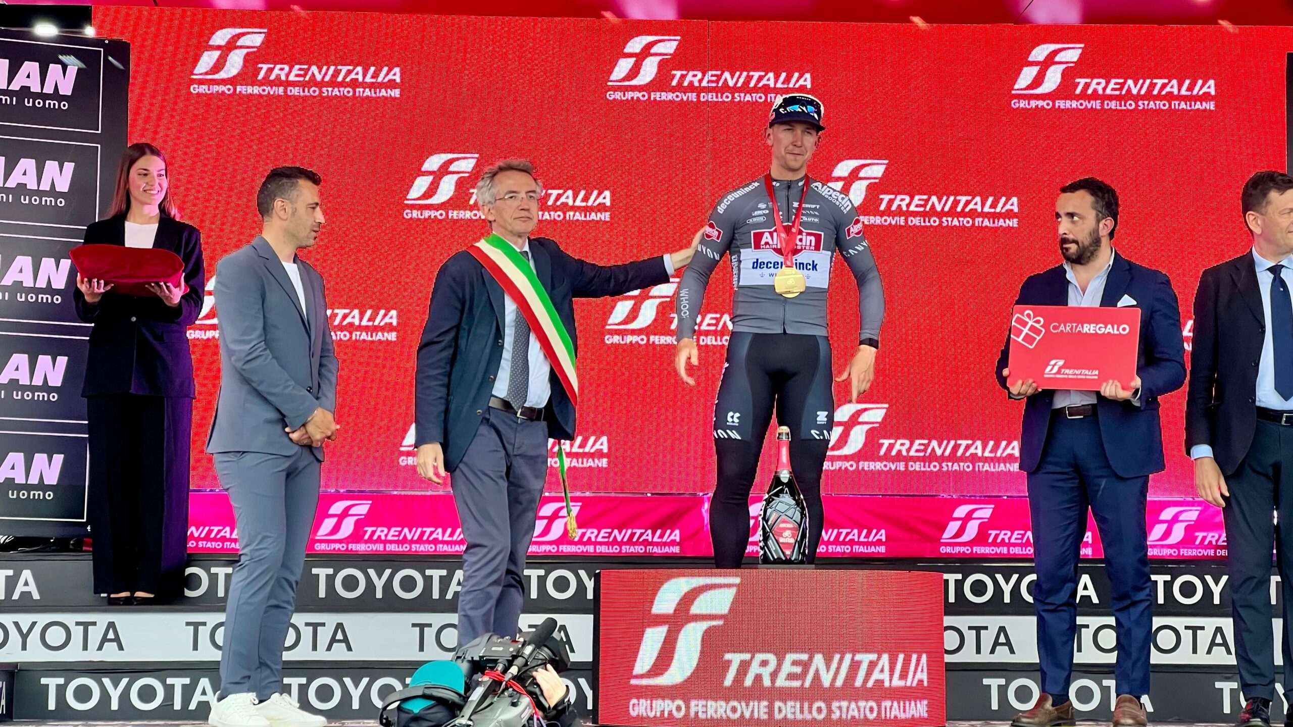 Manfredi: “Il Giro d’Italia unisce i Comuni ed è occasione per i giovani”
