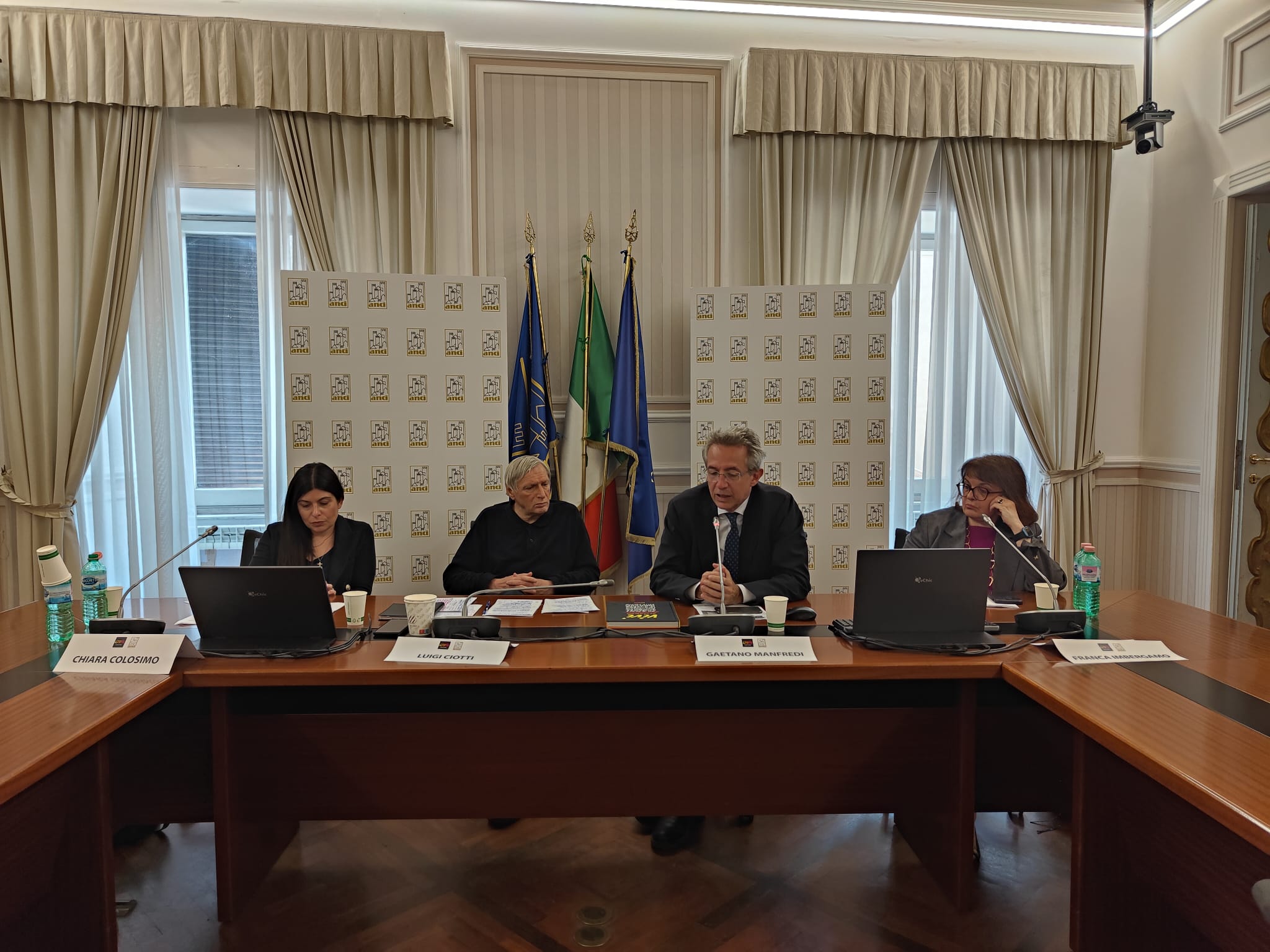 Manfredi: “Mafia ancora radicata nei territori, ruolo dei sindaci fondamentale per estirparla”