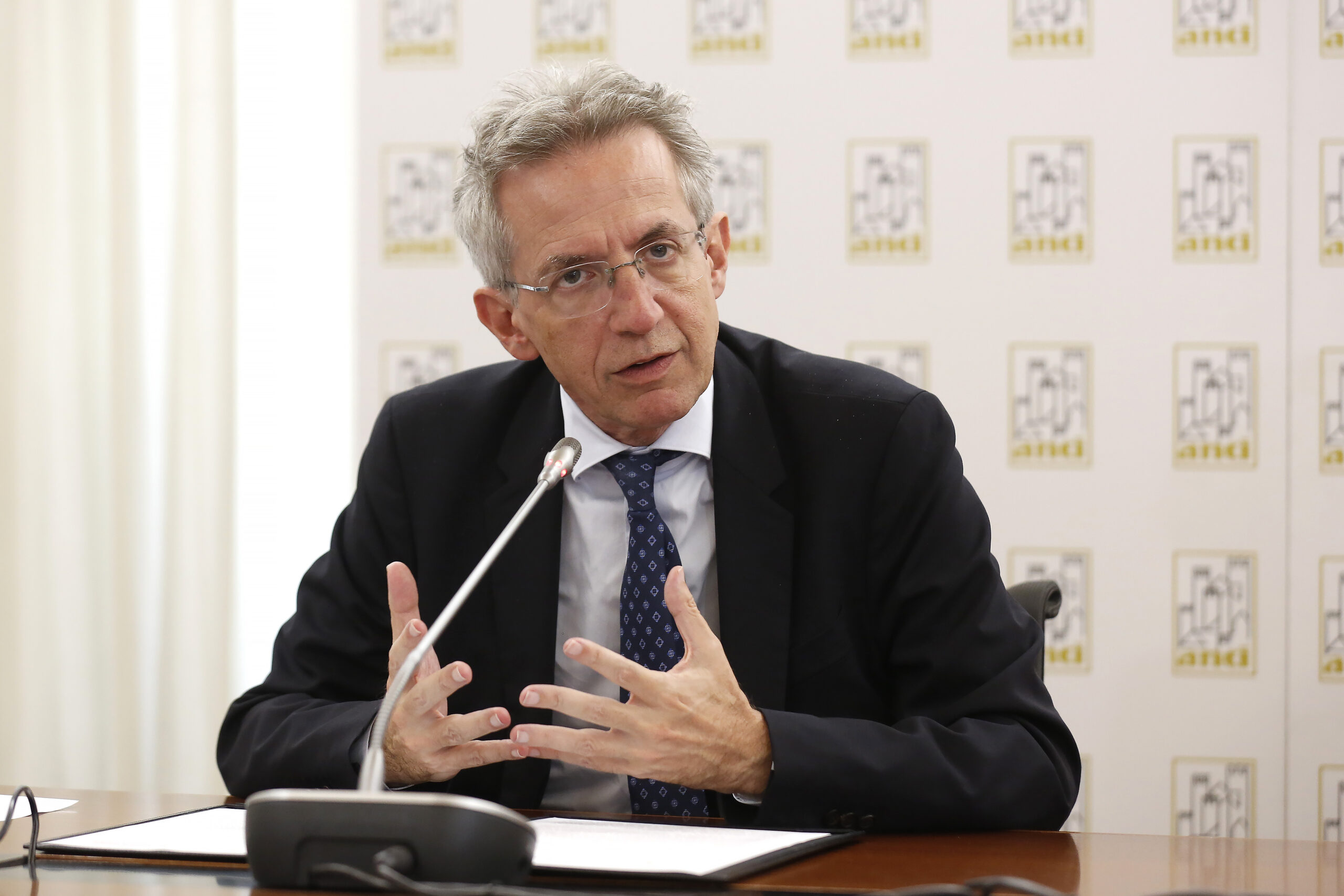 Manfredi: “Sindaci costruttori di pace. Facciamo sentire la nostra voce”