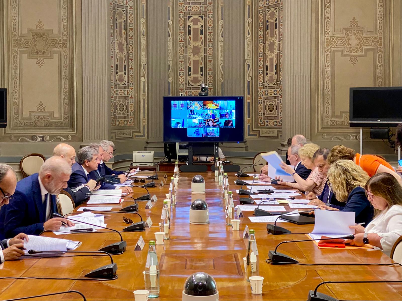Tracciabilità bio, norme antincendio, Tpl e certificati bianchi al centro dell’Unificata