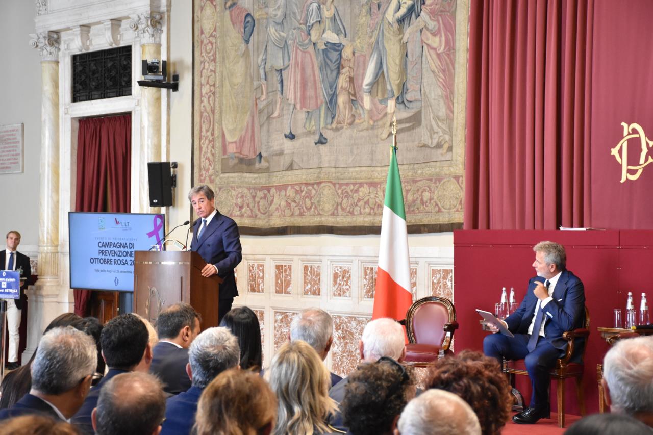 Tumori, Campagna Ottobre Rosa 2025, Pella: “Vince gioco squadra, Comuni impegnati in prevenzione”