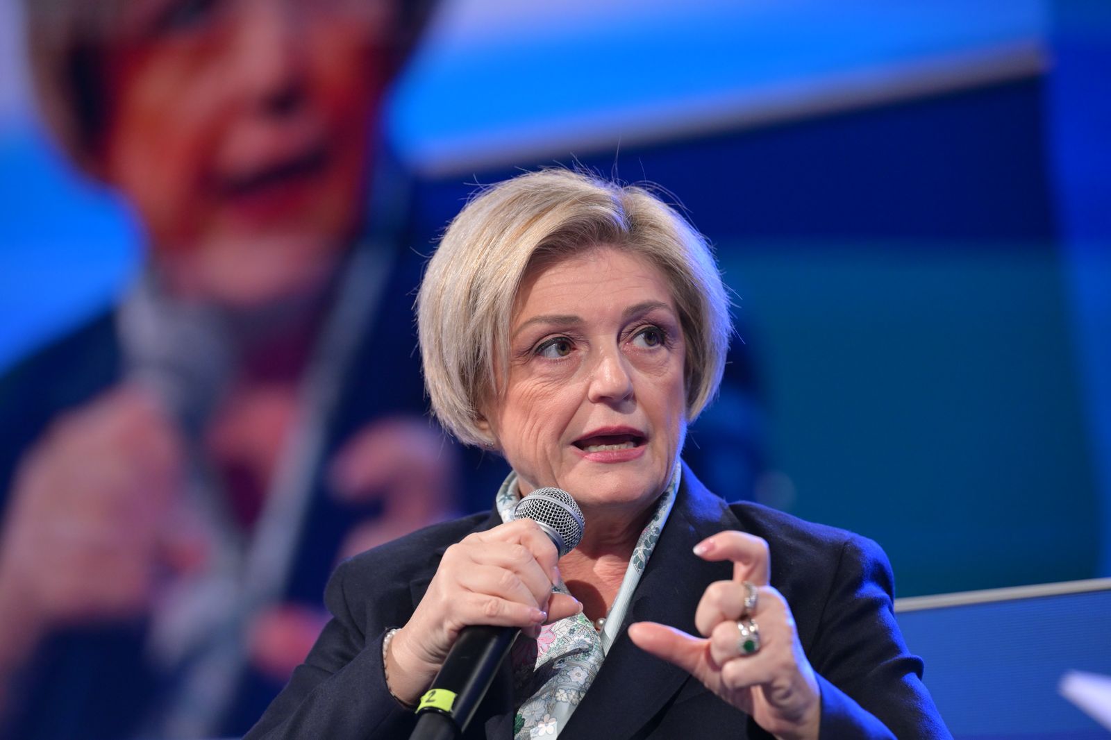 Calderone: “Attrarre i giovani nel modo del lavoro con più welfare e flessibilità lavorativa”