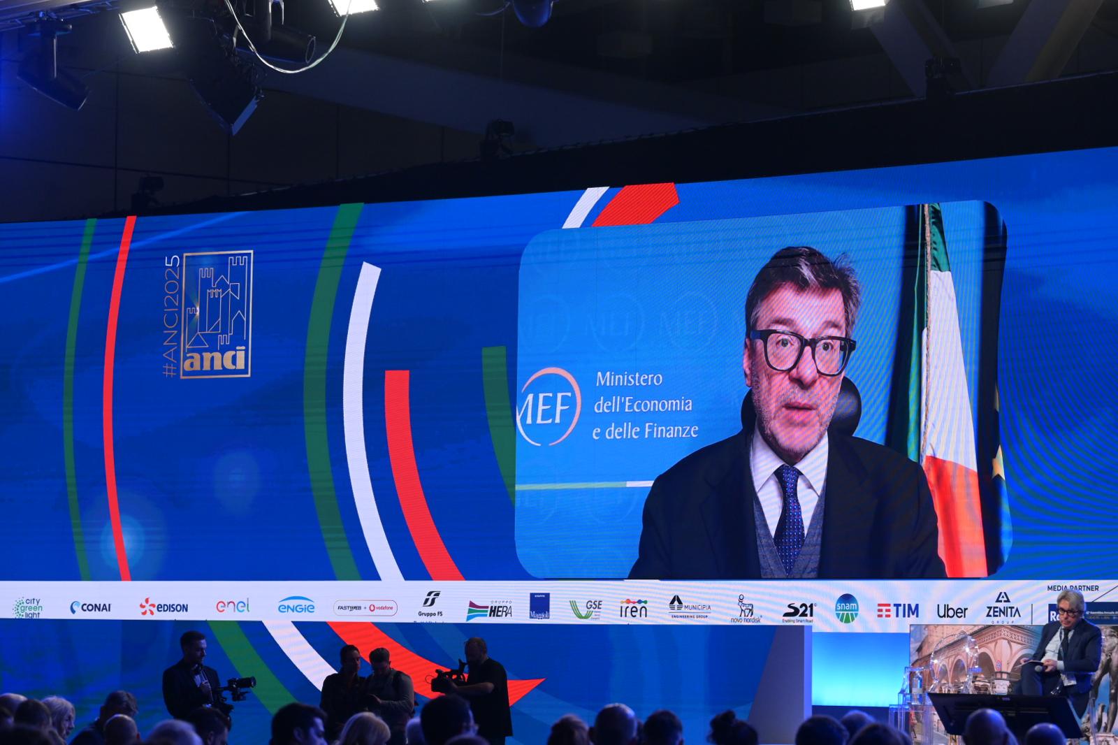 Giorgetti: “Sulla manovra stiamo dialogando con Anci, speriamo in miglioramenti”