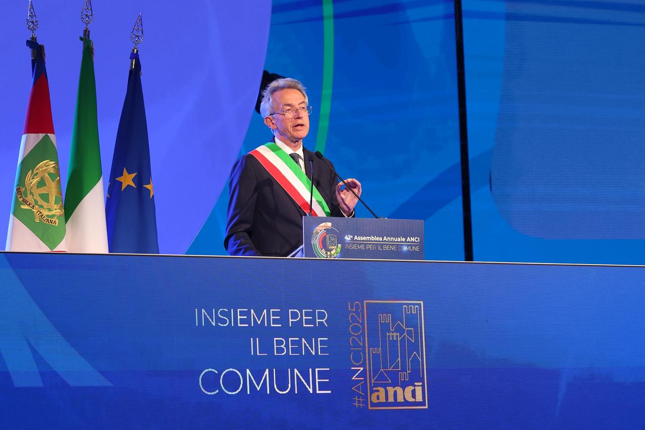 Manfredi: “Rigenerazione e equità la nostra via. Comuni motore della Repubblica”