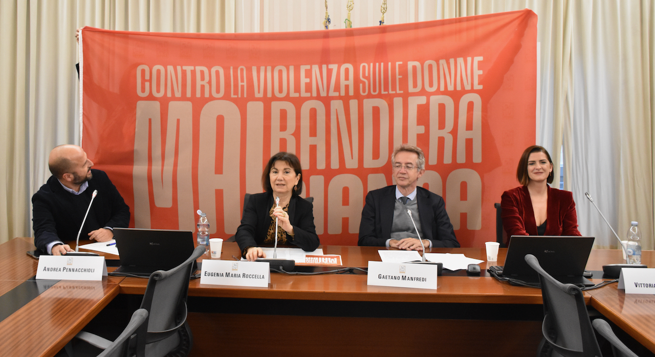 Al via la campagna Anci “Mai bandiera bianca” contro la violenza sulle donne