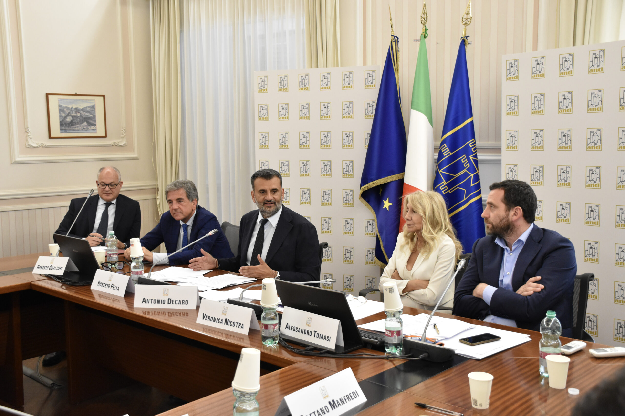 Decaro: “Grazie sindaci. Abbiamo lavorato per il Paese nell’interesse delle nostre comunità”