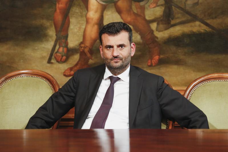 Decaro: “Un furto con destrezza”. E scrive al governo per suggerire una soluzione