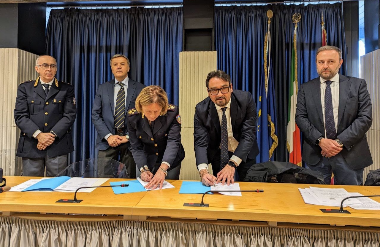 Polizia di Stato e Anci Abruzzo hanno sottoscritto un protocollo contro i crimini informatici