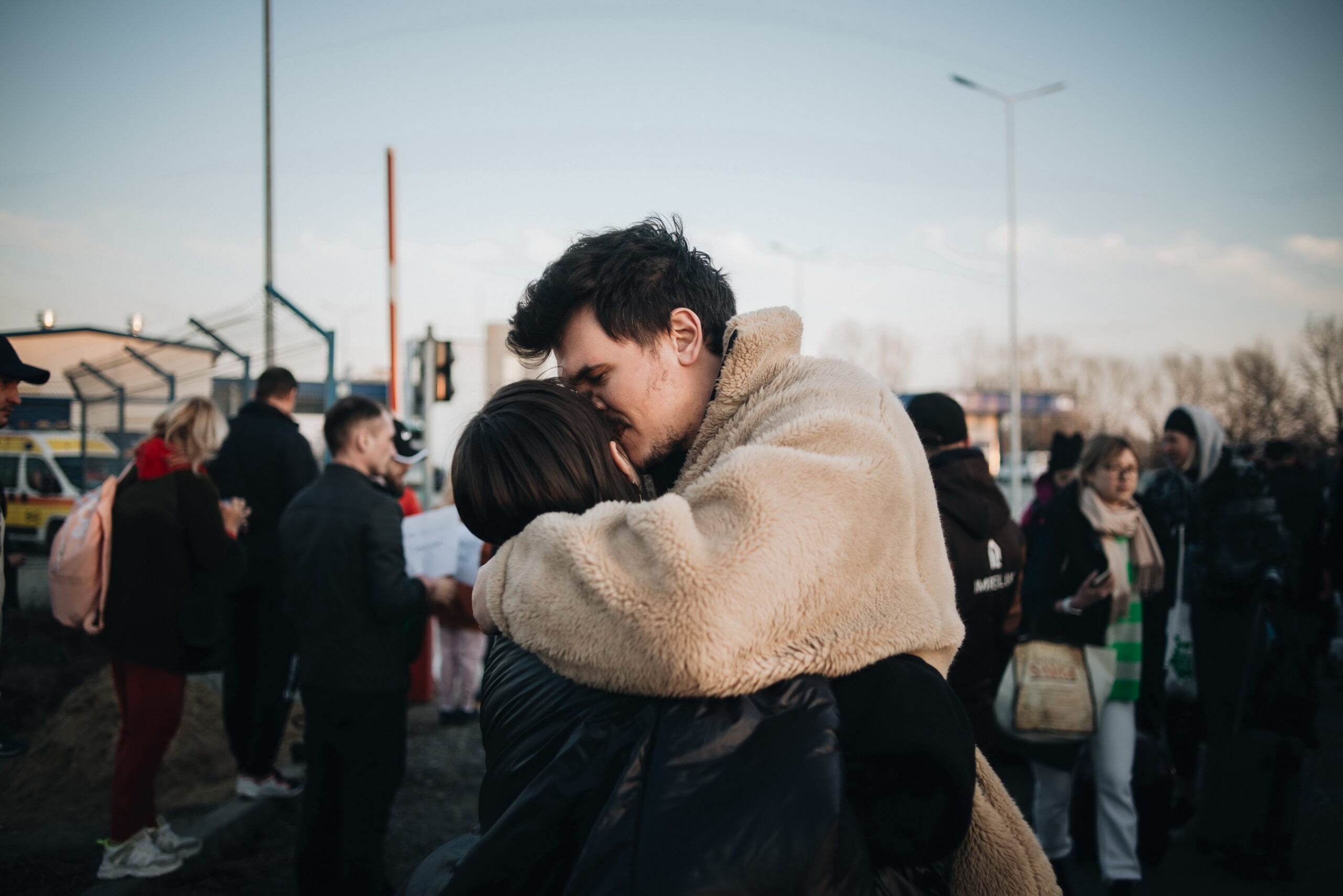 Continua la solidarietà dei Comuni. Raccolta di beni e medicine mentre si attiva l’accoglienza