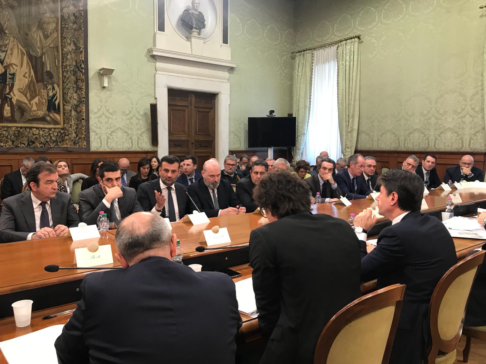 Decaro: “Semplificare e appalti integrati per opere più veloci. Norme per ridurre il contenzioso”