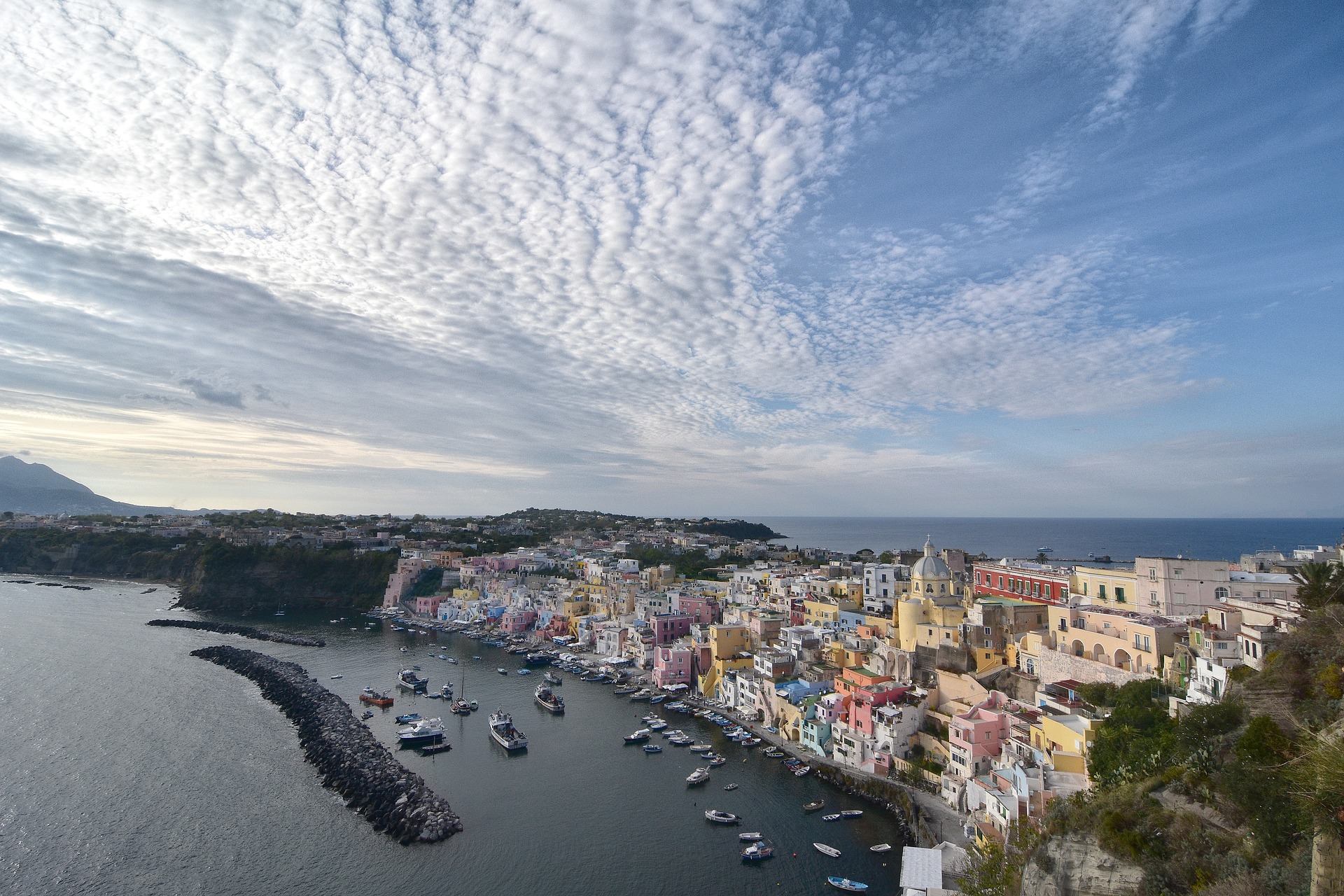 Nasce la rete delle isole del Mediterraneo con Procida, Ventotene, Lampedusa e Creta
