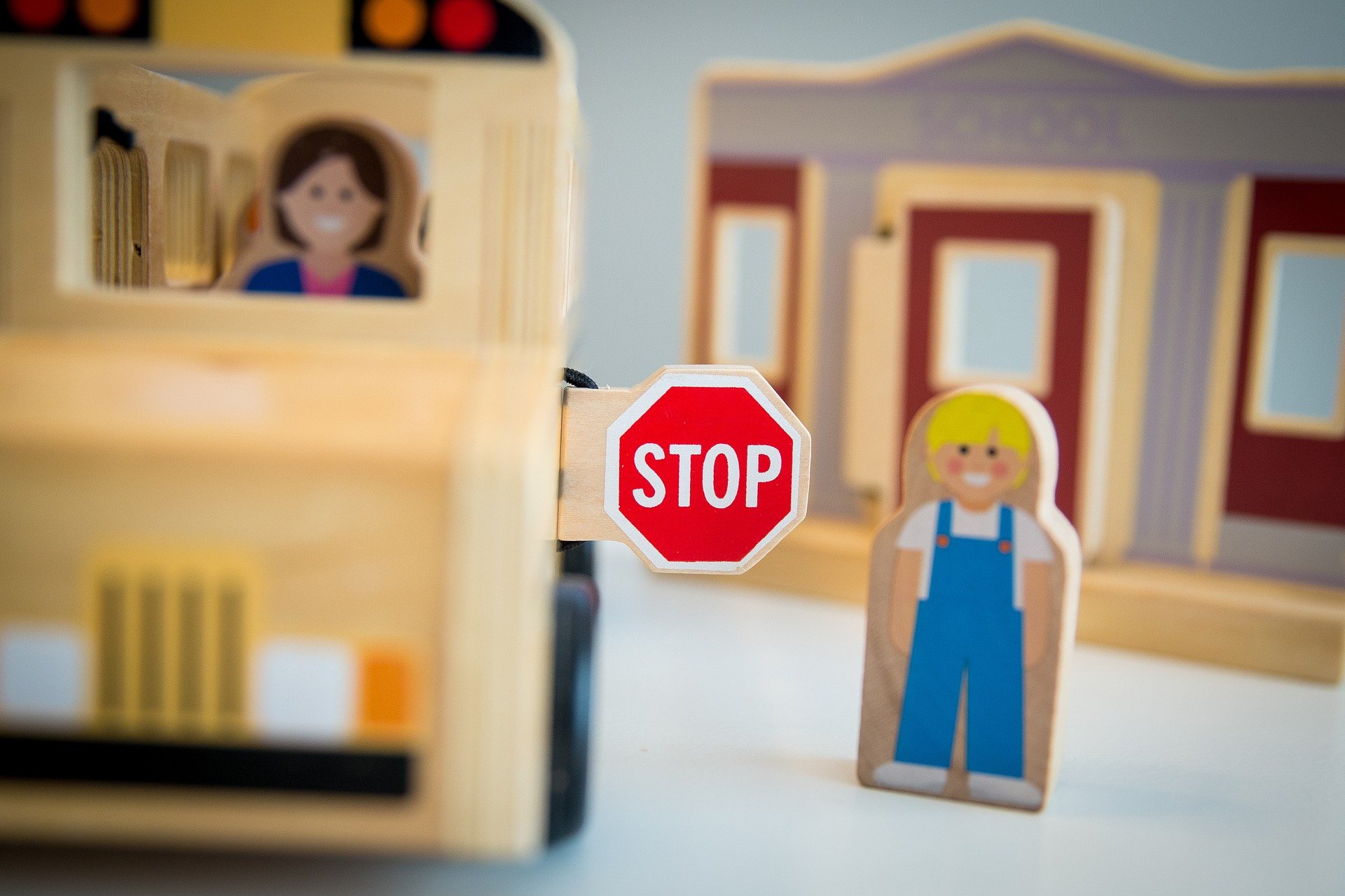 Contributi ad aziende di trasporto scolastico per perdite fatturato. Aiuto di Stato “de minimis”